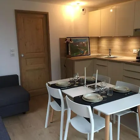 Apartment Meribel 2 Pieces Avec Cabine, Centre, Proche Commerce Et Pistes Avec Parking Et Wifi Etat Neuf Les Allues