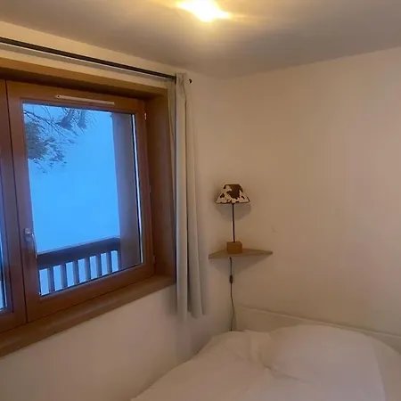 Meribel 2 Pieces Avec Cabine, Centre, Proche Commerce Et Pistes Avec Parking Et Wifi Etat Neuf Les Allues