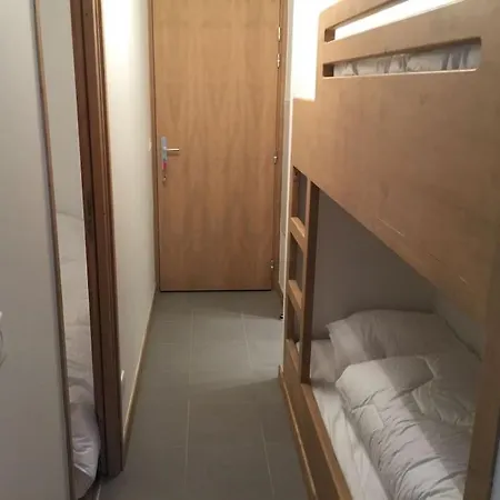 Meribel 2 Pieces Avec Cabine, Centre, Proche Commerce Et Pistes Avec Parking Et Wifi Etat Neuf * Les Allues