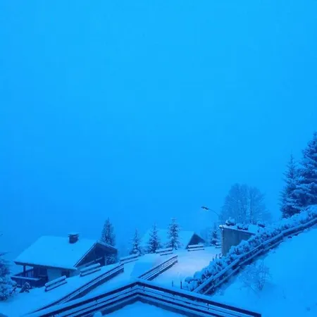 Apartment Meribel 2 Pieces Avec Cabine, Centre, Proche Commerce Et Pistes Avec Parking Et Wifi Etat Neuf *