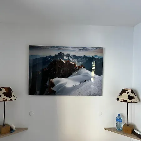 Meribel 2 Pieces Avec Cabine, Centre, Proche Commerce Et Pistes Avec Parking Et Wifi Etat Neuf Apartment