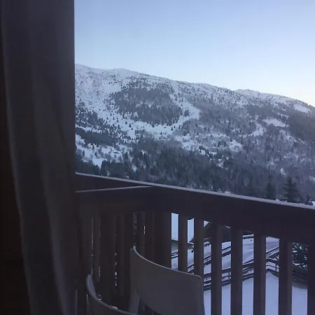 Meribel 2 Pieces Avec Cabine, Centre, Proche Commerce Et Pistes Avec Parking Et Wifi Etat Neuf Apartment