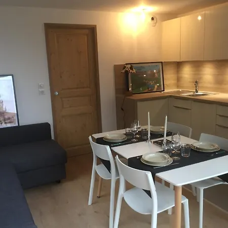 Meribel 2 Pieces Avec Cabine, Centre, Proche Commerce Et Pistes Avec Parking Et Wifi Etat Neuf Apartment Les Allues