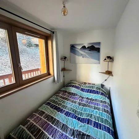 Lägenhet Meribel 2 Pieces Avec Cabine, Centre, Proche Commerce Et Pistes Avec Parking Et Wifi Etat Neuf *